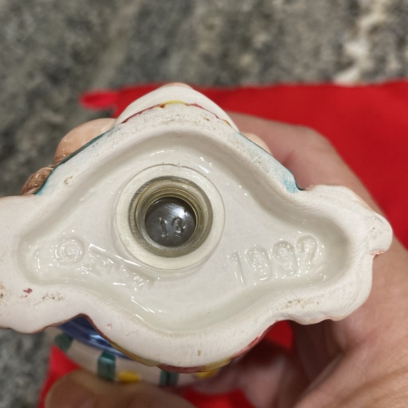 Disney Tweedle Dee & Tweedle Dum Salt & Pepper Shakers 1992 Great Condition 4” - Picture 5 of 9